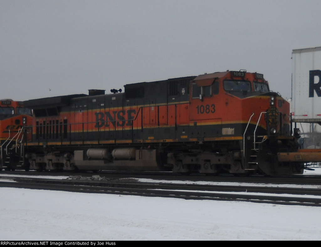 BNSF 1083